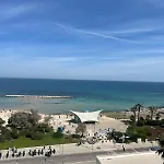 Front - 3 Bedrooms Apartment