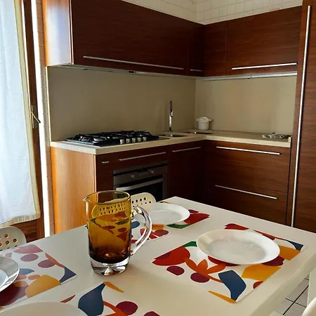 Front - 3 Bedrooms * Μπάρι