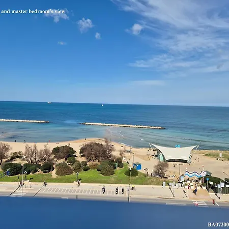 Front - 3 Bedrooms 아파트 *