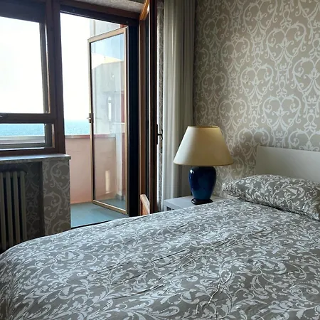 Front - 3 Bedrooms