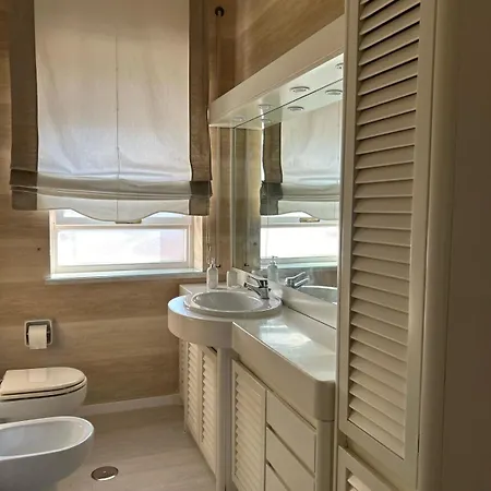 Front - 3 Bedrooms Lejlighed
