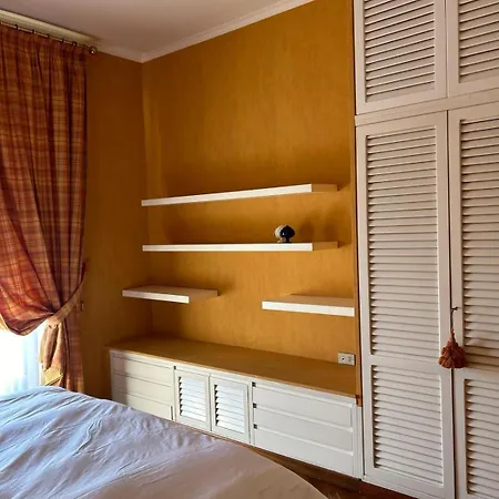 Front - 3 Bedrooms Apartment *