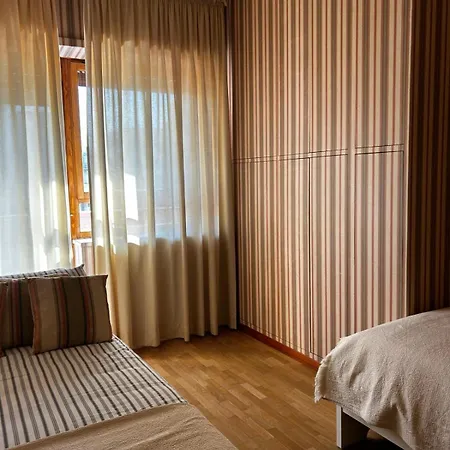 Front - 3 Bedrooms 巴里