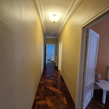 Front - 3 Bedrooms Lejlighed *