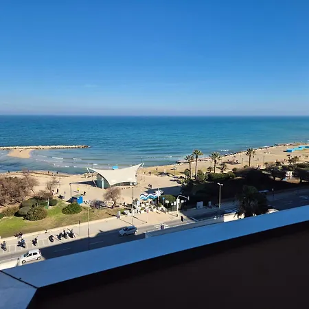 Front - 3 Bedrooms * Bari