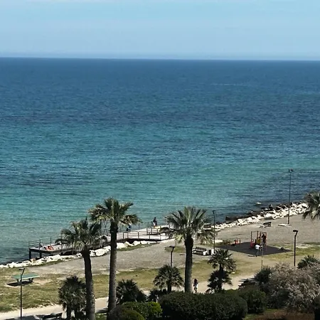 Front - 3 Bedrooms Apartment Bari