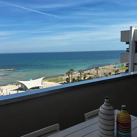 Front - 3 Bedrooms * Bari