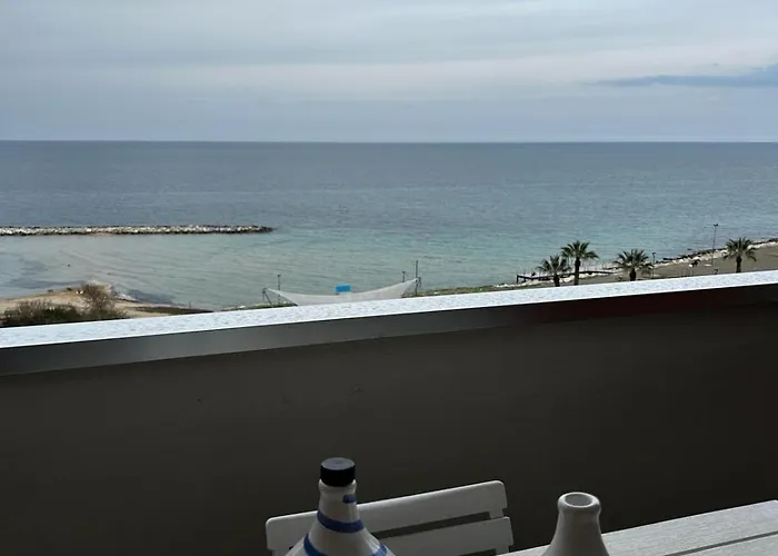 Front - 3 Bedrooms בארי