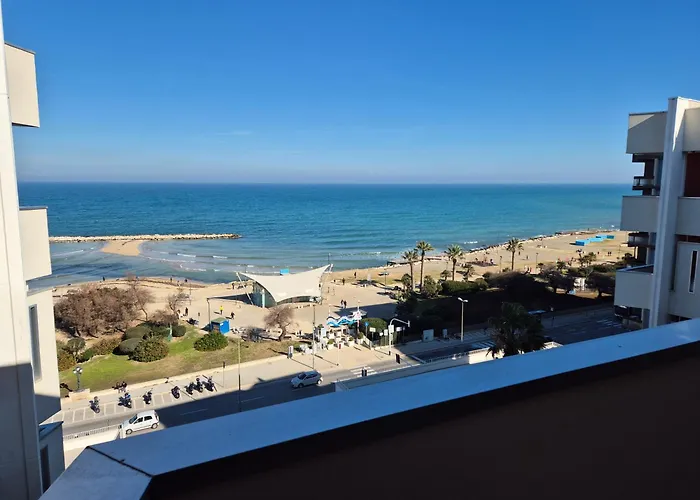 Front - 3 Bedrooms * Bari